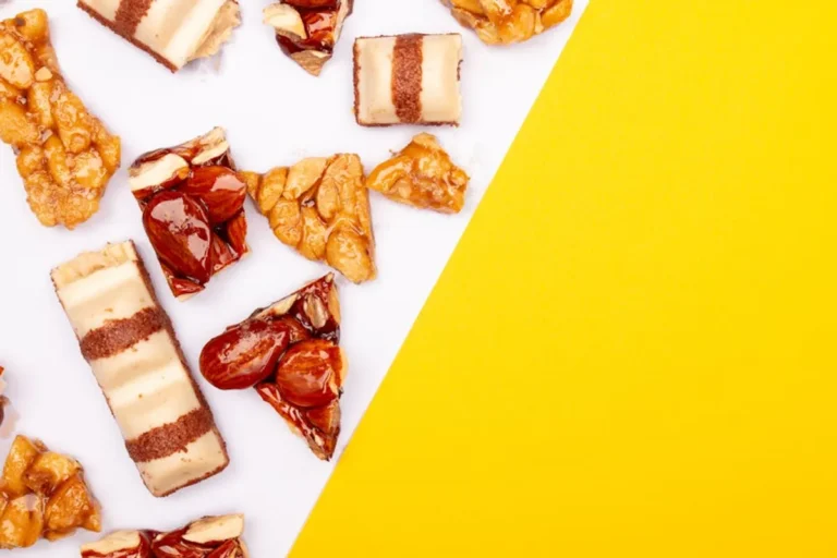 Caramel Honey Highlights: Style Guide, Ideas, Trends, and Inspiration