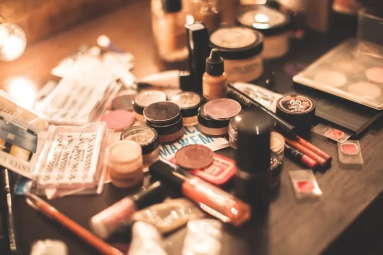 How to Organize Makeup